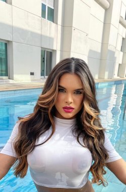 Sabrina Bombshell - Travestis e Transex em Virtual Sabrina Bombshell - Travestis e Transex em Virtual