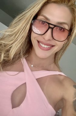 Julia Morena - Travestis e Transex em Recife - PE Julia Morena - Travestis e Transex em Recife - PE